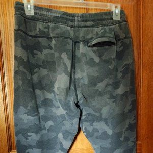 Men's Medium 90 Degree Black Camouflage Joggers